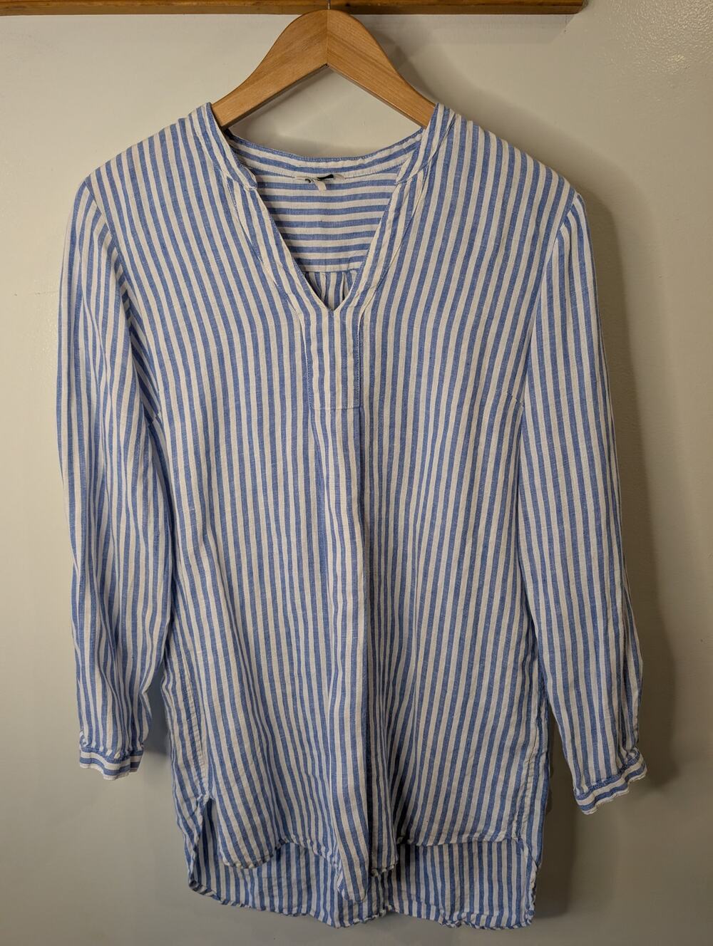 L.L. Bean 100% Linen Striped Tunic Top Blue White V-Neck Long Sleeve M